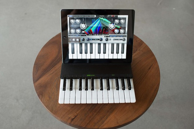 Музыкальная клавиатура С.24 превращает iPad в пианино - «Гаджеты»