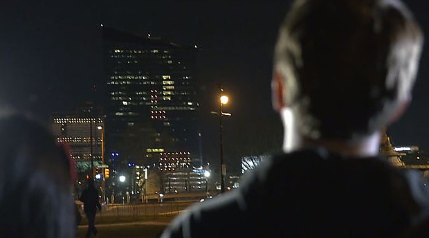 Американские студенты превратили стену небоскреба в поле для игры в Tetris - «Технологии»