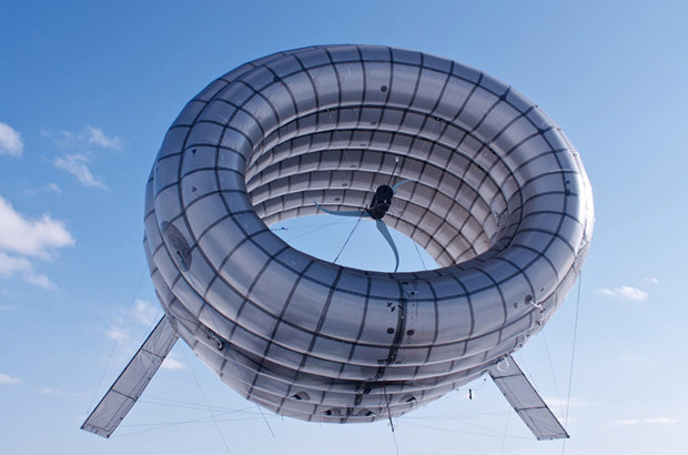 Летающая ветровая турбина Altaeros поднялась в небо - «Техника»