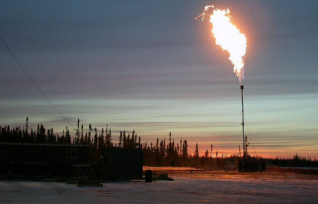 Российские химики научились превращать попутный нефтяной газ в ценное топливо - «Технологии»