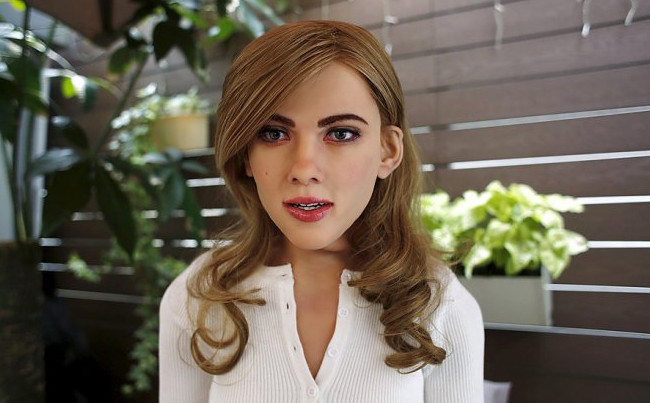 Поклонник Скарлетт Йоханссон воспроизвел звезду в виде робота - «Роботы»