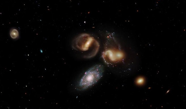 Астрономы приглашают всех застрявших на карантине поохотиться на новые галактики - «Космос»