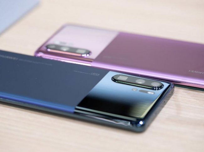 Huawei в этом году более чем вдвое сократит производство смартфонов и уменьшит ассортимент - «Смартфоны»