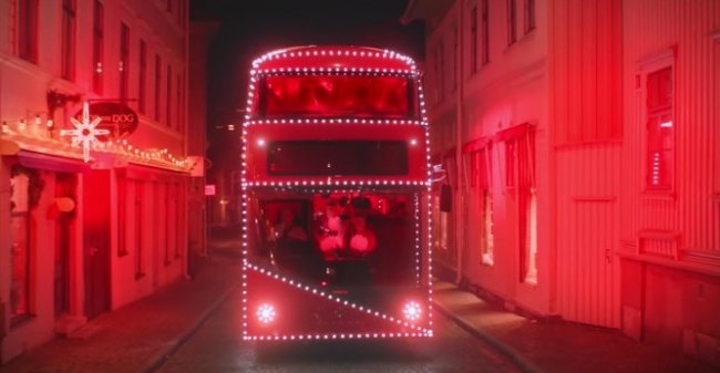 Санта-Клаус теперь ездит электробусе (видео) - «Транспорт»