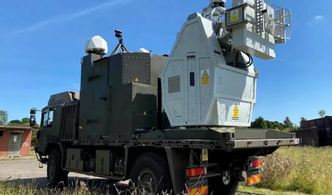 Британская армия тренируется уничтожать дроны радиочастотным оружием - «Оружие»