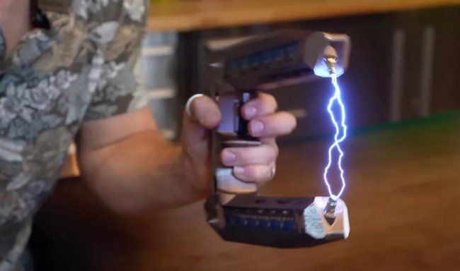 «Bear Blaster 5000» отпугнет диких зверей разрядом молнии в 268 000 вольт - «Оружие»