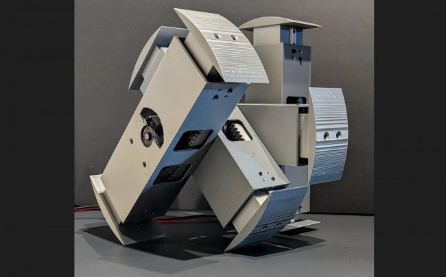 Прототип робота TARS из «Интерстеллар» делает первые уверенные шаги - «Роботы»