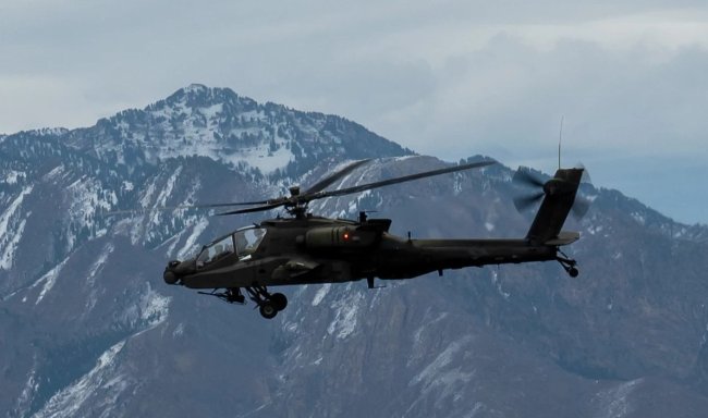 Новые разрывные снаряды превратят штурмовой АН-64 «Apache» в охотника на дронов - «Оружие»