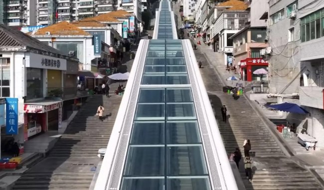 Богиня Ушань: в Китае открылся самый длинный эскалатор в мире - «Технологии»