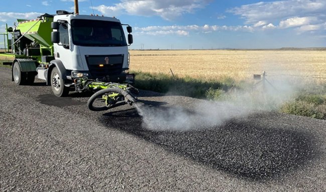 Распылитель жидкого битума Cimline P5 ремонтирует выбоины на асфальте всего за 2 минуты - «Технологии»