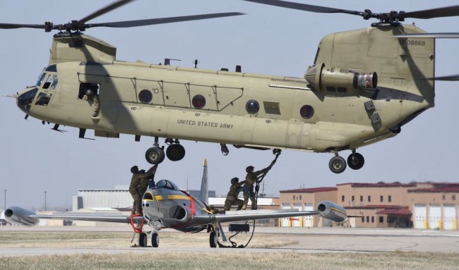 Основной транспортный вертолет Армии США CH-47F «Chinook» совершил свою первую беспилотную посадку - «Технологии»
