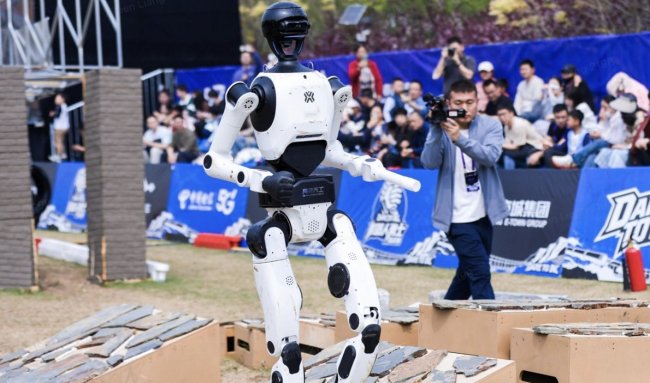 Робот Tien Kung 3.0 выиграл в состязании Robot Warrior Challenge полностью без участия человека - «Роботы»