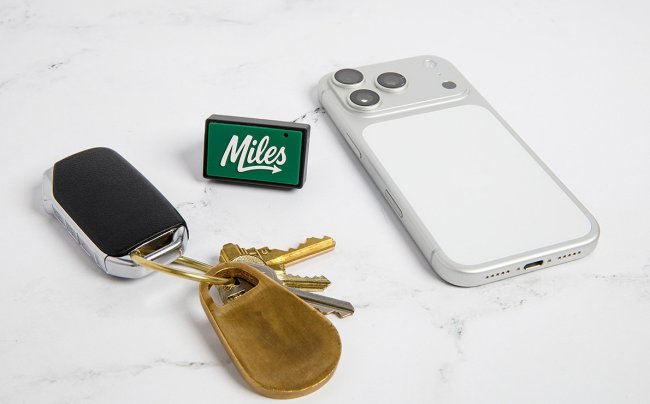 Крошечный трекер Miles Plug отследит перемещение автомобиля и передаст информацию на телефон - «Гаджеты»